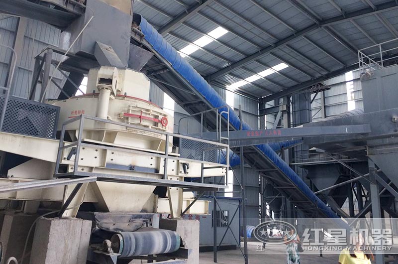 室內(nèi)制砂現(xiàn)場(chǎng) 室內(nèi)制砂現(xiàn)場(chǎng)