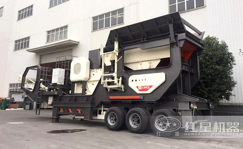 礦用移動破碎機設(shè)備實拍圖二 礦用移動破碎機設(shè)備實拍圖二