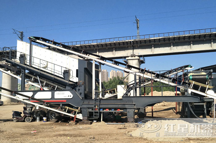 振動(dòng)篩沙機(jī)還是可移動(dòng)的好，流動(dòng)作業(yè)隨時(shí)轉(zhuǎn)場(chǎng)