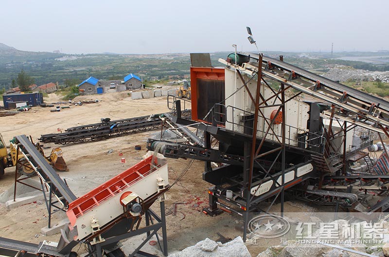 移動打砂機有時產(chǎn)200噸的嗎？哪家的價格比較便宜