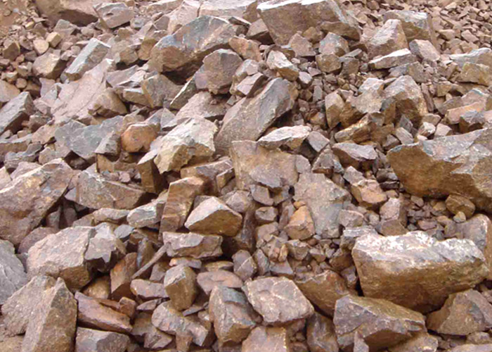 鐵礦石破碎設備型號有哪些？多少錢一臺？