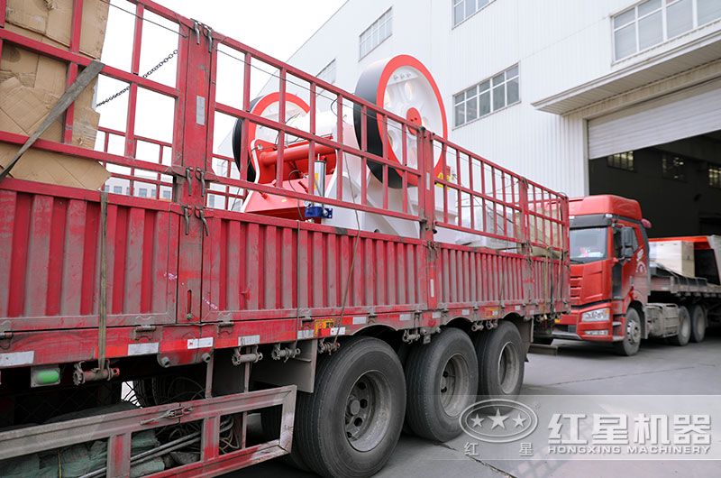 69鄂式破碎機(jī)規(guī)模中等，價(jià)格便宜合理