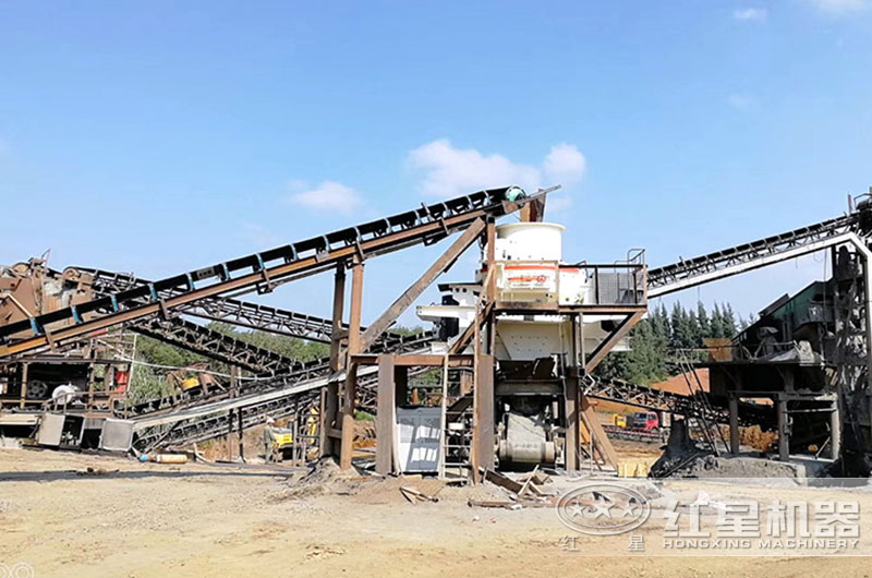 人工制砂機生產(chǎn)現(xiàn)場 人工制砂機生產(chǎn)現(xiàn)場