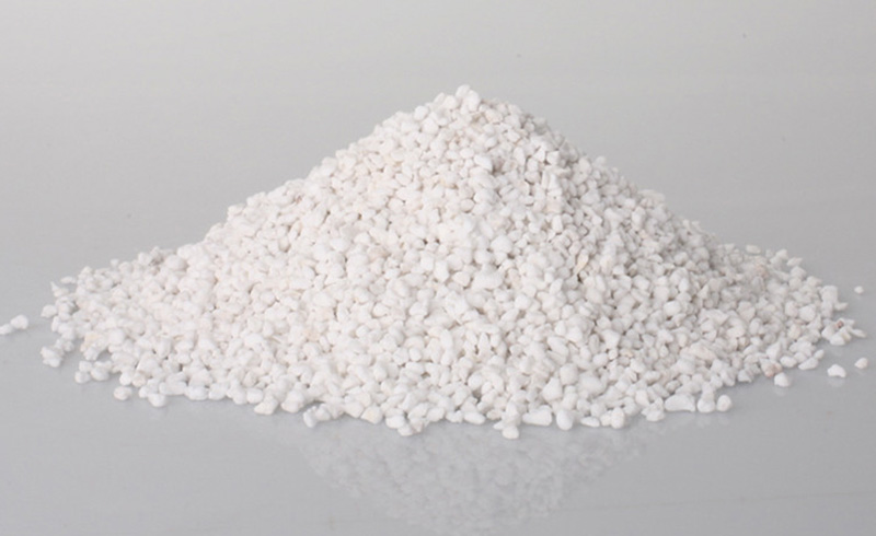 珍珠巖粉碎后有哪些用途？需要哪些設(shè)備？