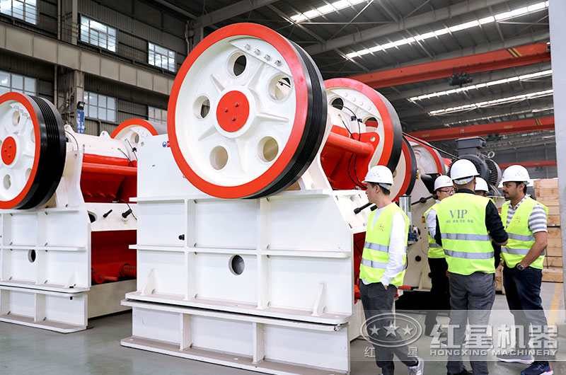 紅星客戶到廠參觀考察設(shè)備，近距離了解設(shè)備性能