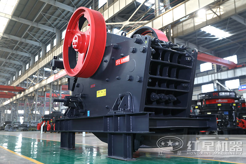 打鵝卵石用什么破碎機？全套設(shè)備多少錢一套