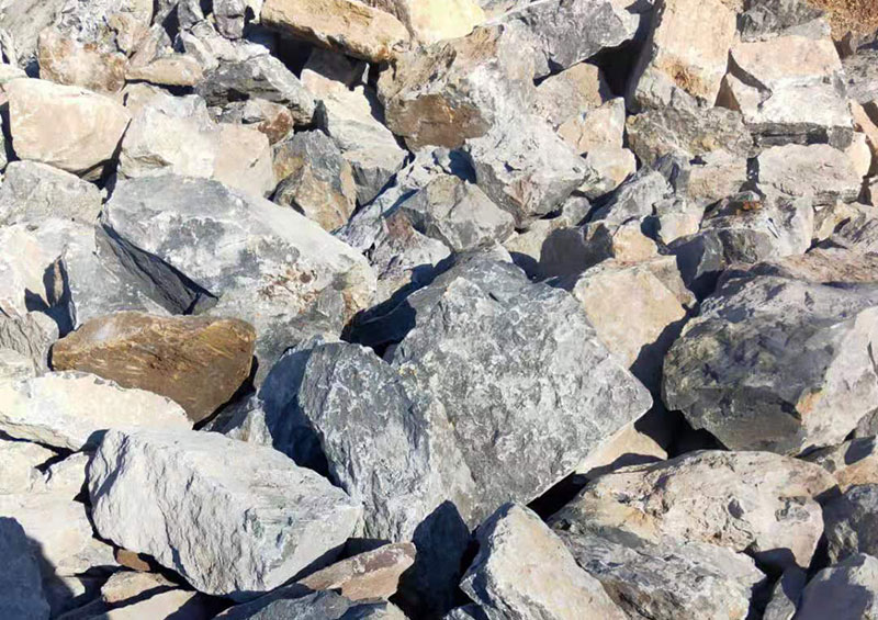 粗料破碎機(jī)一臺多少錢，每小時產(chǎn)量多少噸，有沒有現(xiàn)場視頻