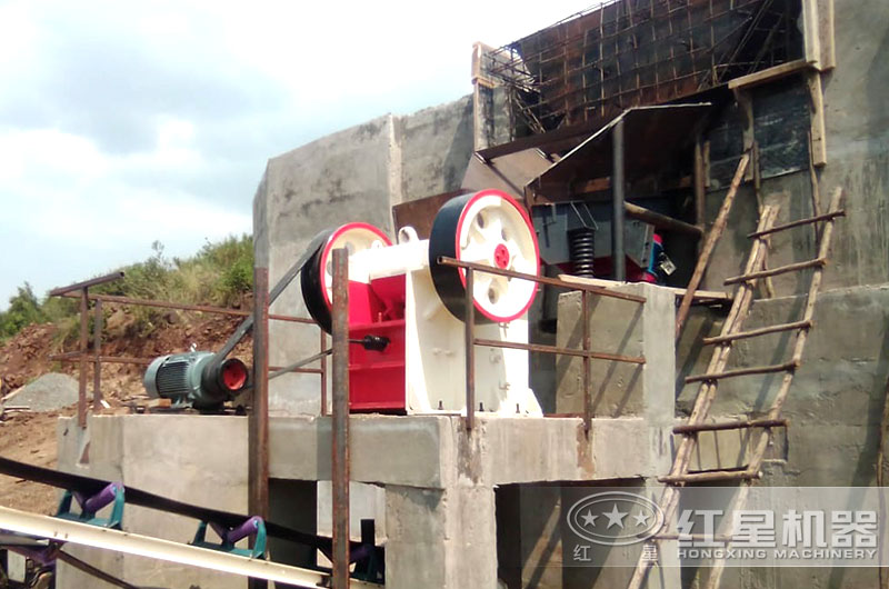 小型碎石機(jī)器有哪些？多少錢(qián)一臺(tái)？