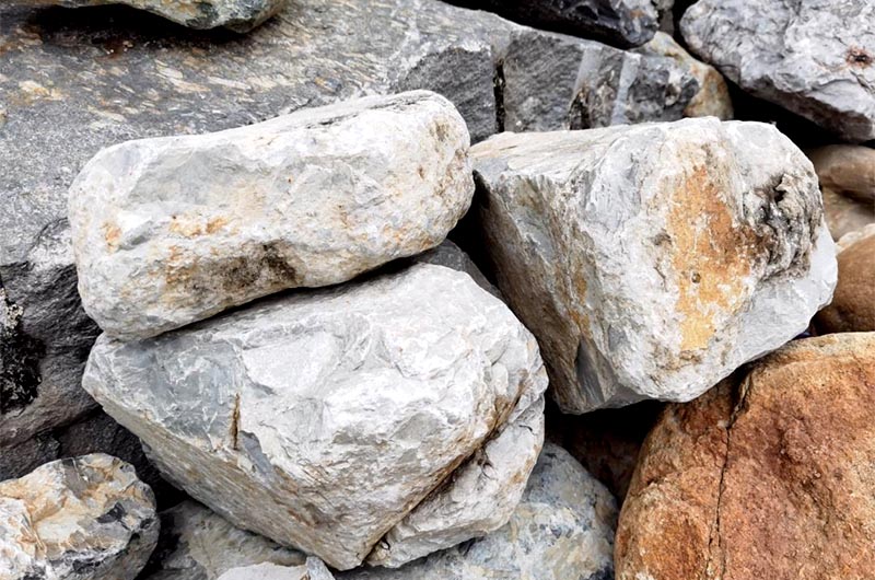 青石硬度較小、制砂難度小